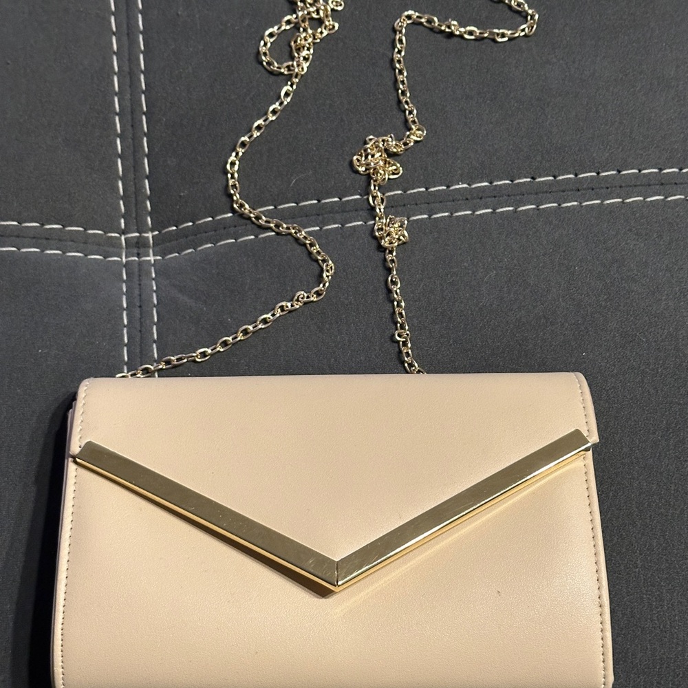 SHEIN Cream and Gold Clutch